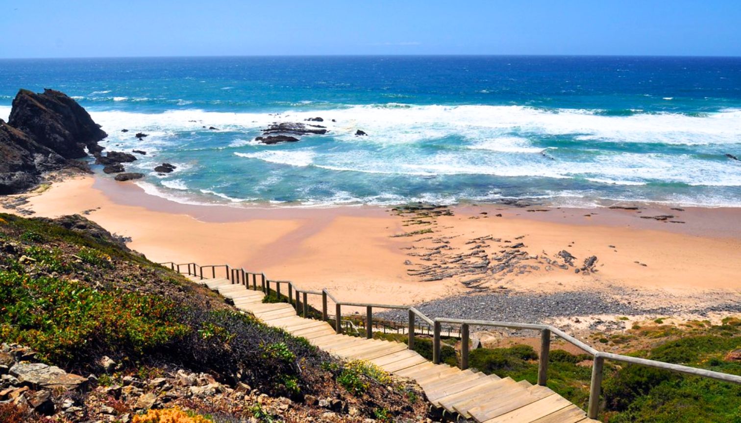 Praia do Vale dos Homens, Rogil