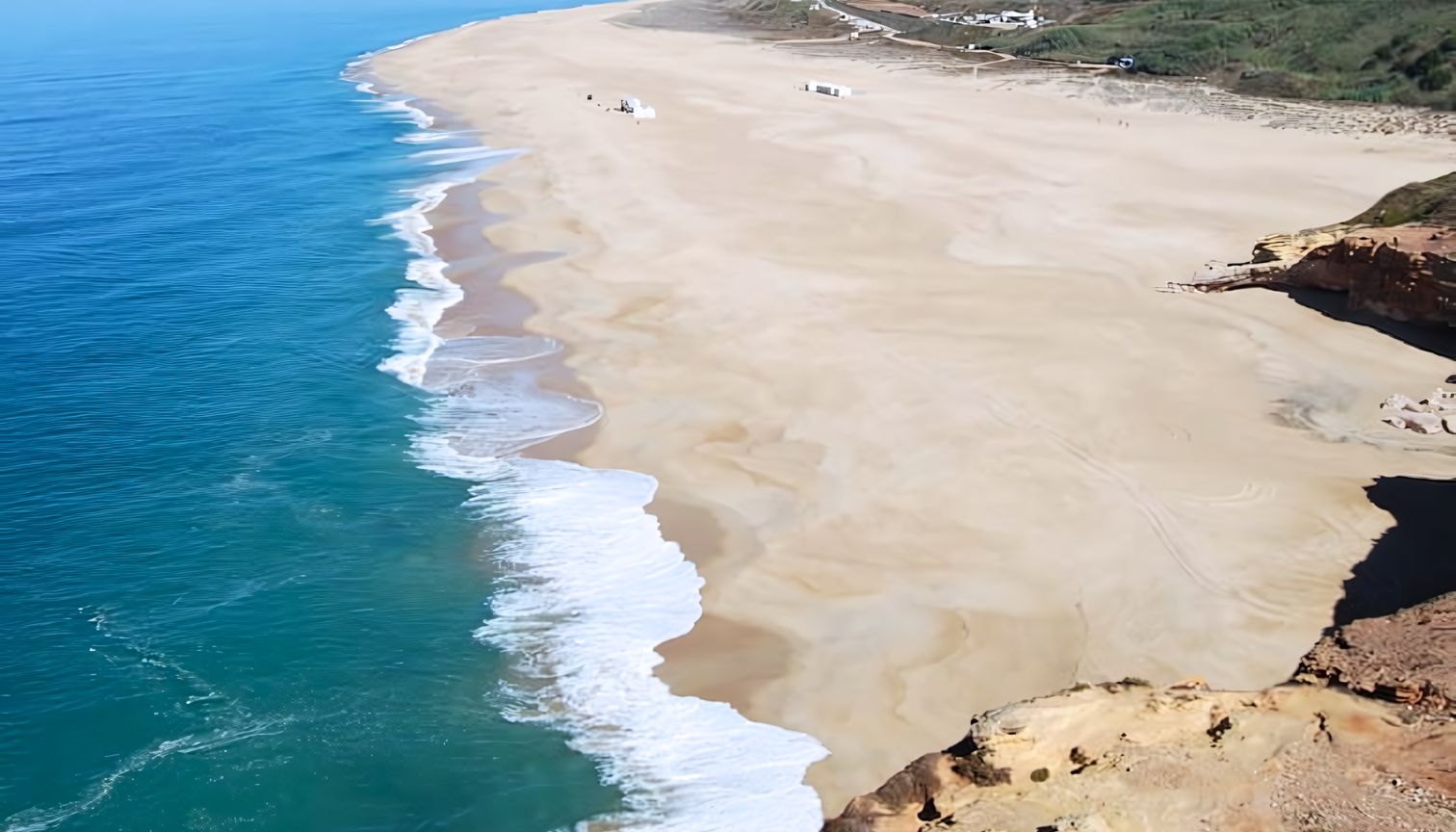 Praias Desertas em Portugal - Praia do Norte, Nazaré